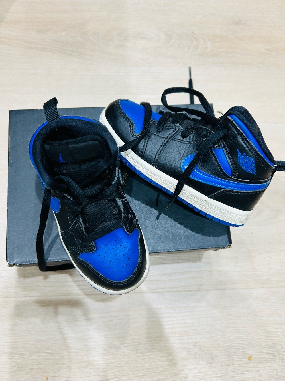Nike Jordan Black & Blue Size 8c